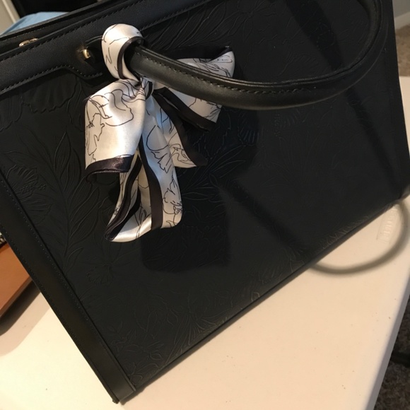 Laptop Tote Campus/Work Bag Classy Optional Tied Scarf Final Sale - Picture 2 of 9